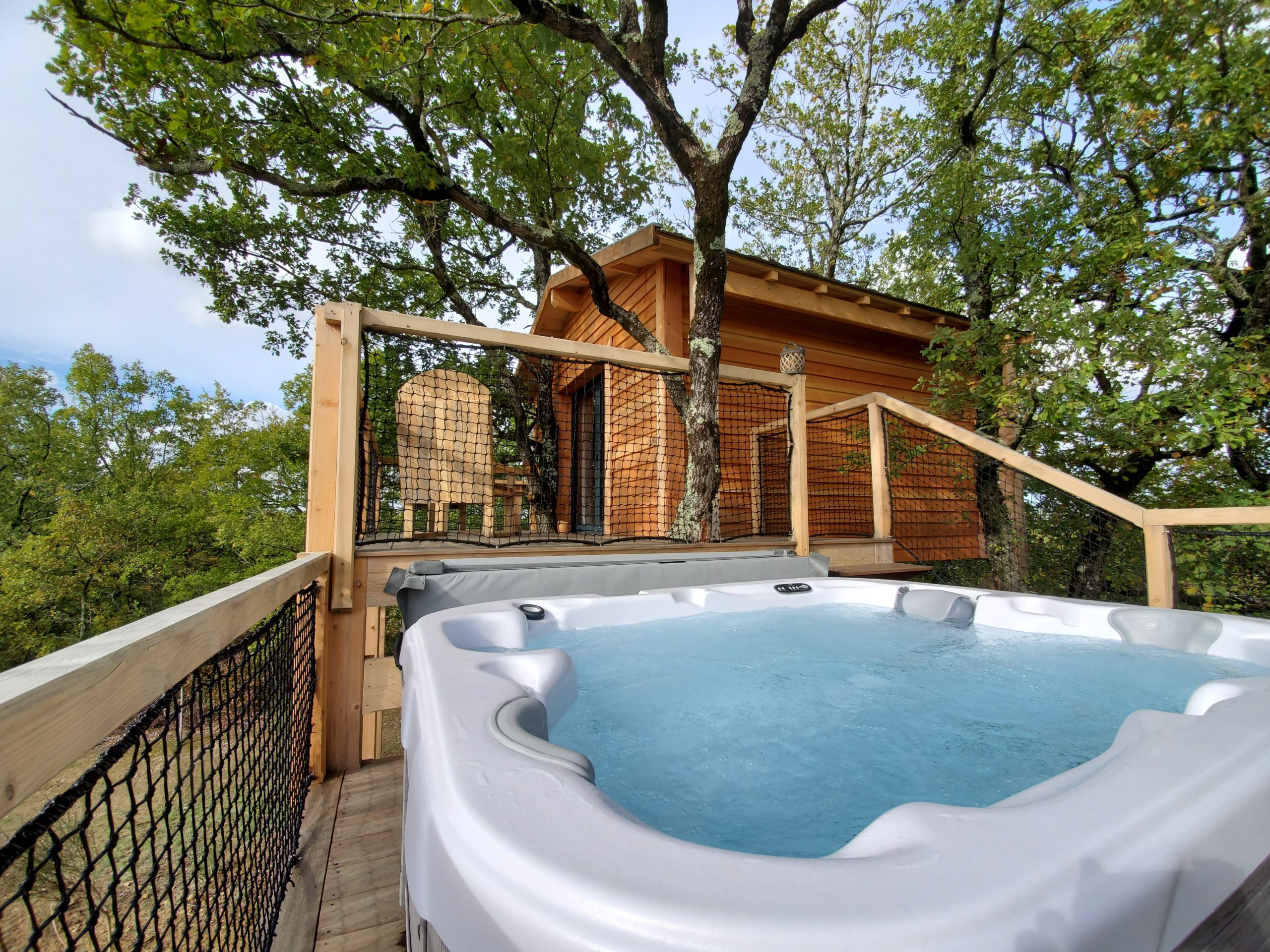 cabane Orchis spa avec jacuzzi